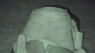 Một anh chàng da đen xex me vo đánh sét trong mông của một cô gái da trắng