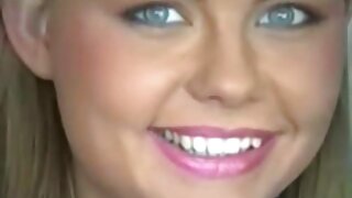 Cô sống tình dục con búp bê được cởi quần xex vung trom áo