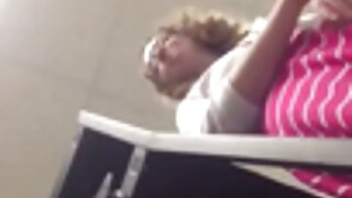 Cô gái xex luan luan các thủ dâm trước mặt cô bạn gái